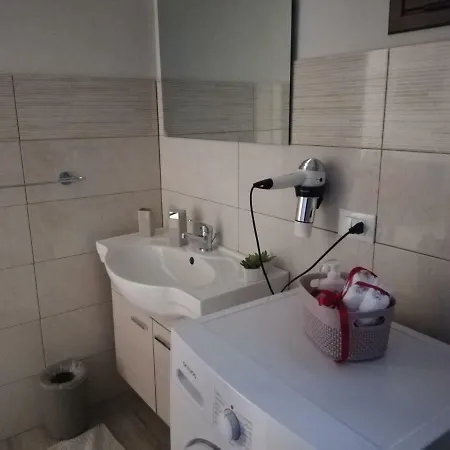La Casa Del Melograno بيت للعطل